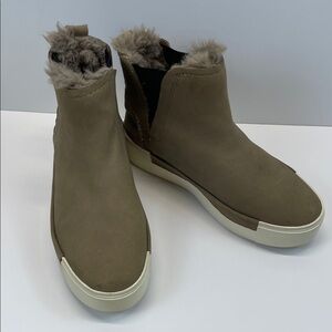 J/Slides NYC Fur Lined Slip On Sneaker Boots Taupe Suede Leather Womens Sz 5